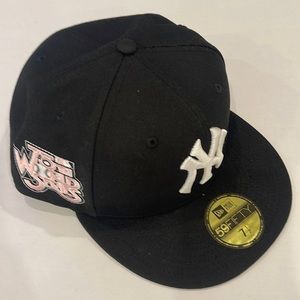 New Era New York Yankees World Series Drip 59Fifty Fitted Hat Black-Pink Bottom